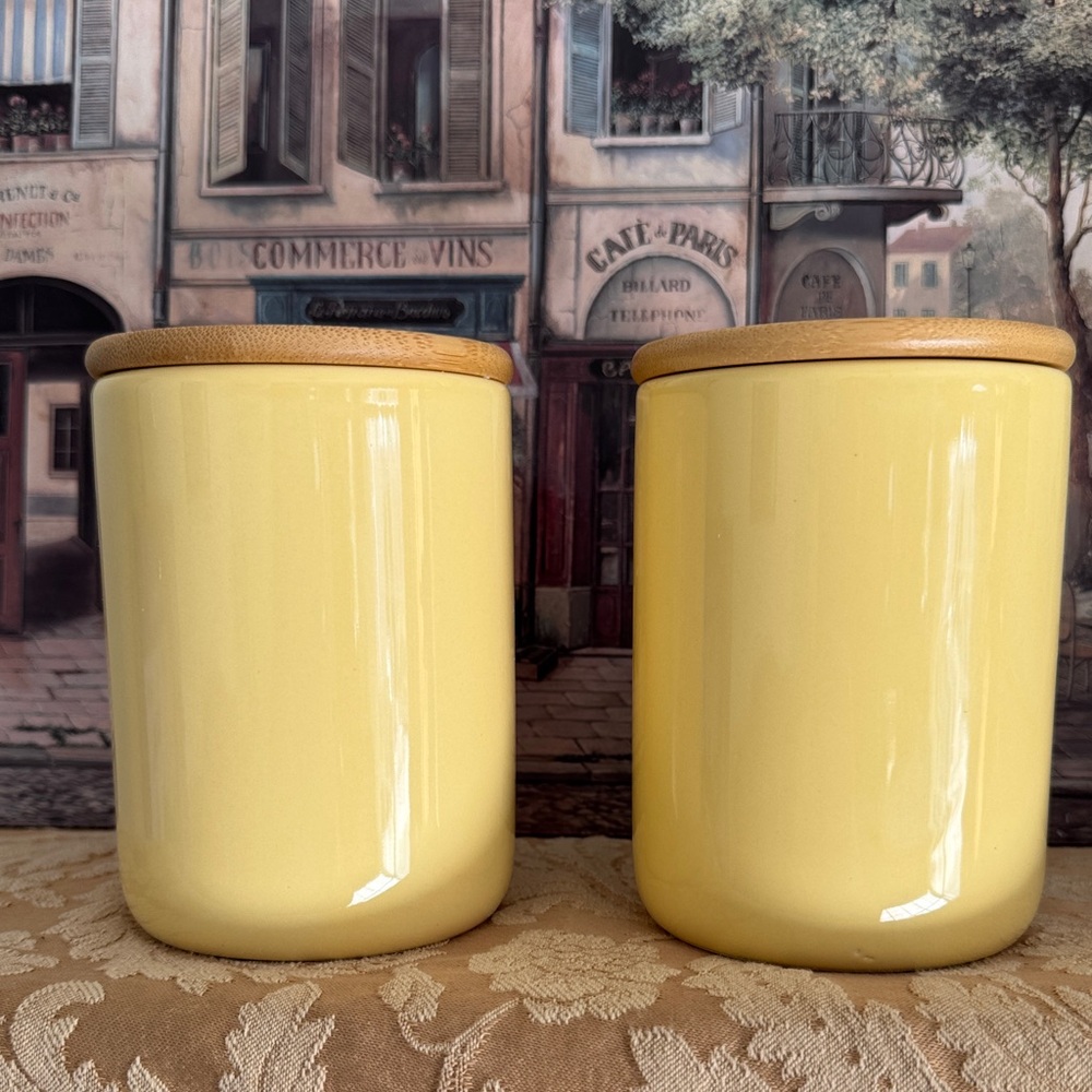 The Girlfriend From AARP Butterfly Ceramic Canisters Set 2 Wood Lids NWOT - Picture 2 of 13